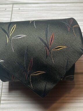 NH (NICK HILTON) Men's Silk Necktie ITALY Designer Multicolor Geometric Pattern